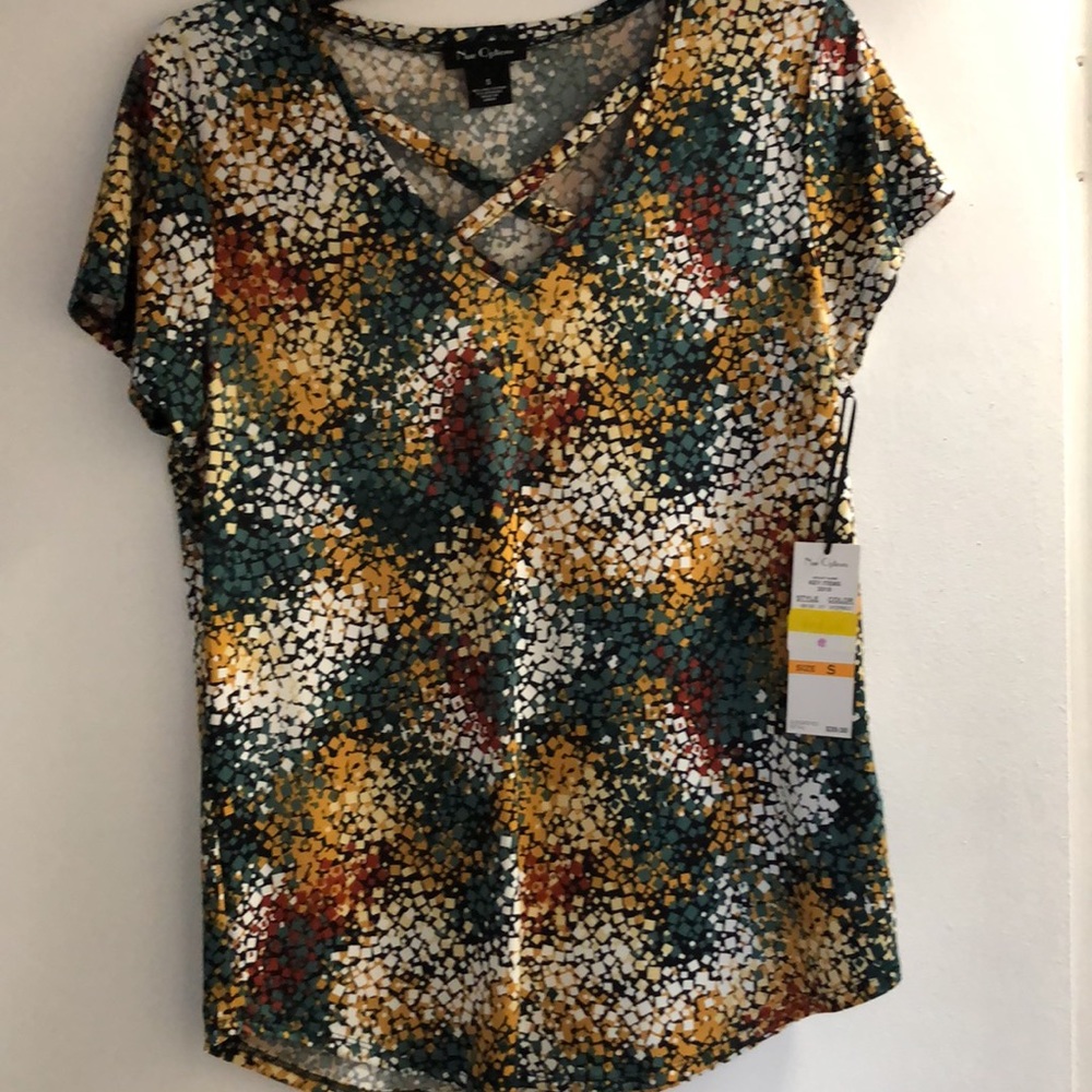 Top - Picture 2 of 3